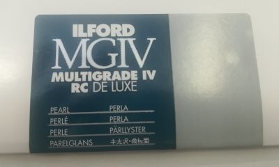 0570090643 - ILFORD MG4RC 44M 30,5 x 40,6 cm / 50 fogli 1771626/1952087